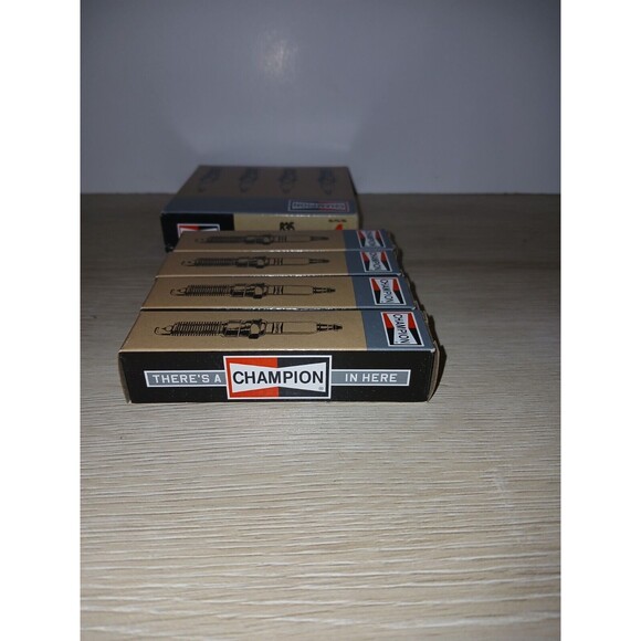 Set Of 4 Champion Copper Plus Spark Plugs 835 UL81C Federal-Mogul 2017 New - Picture 11 of 16